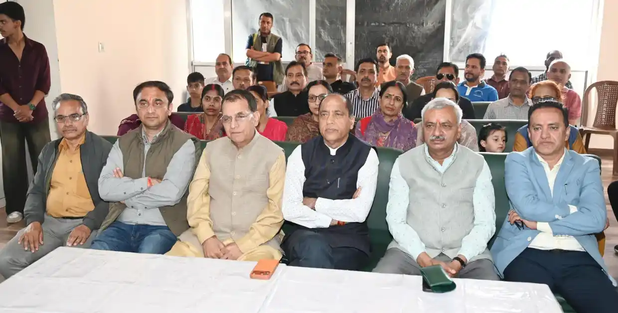 सड़क से सदन तक मंत्री बनाने के दावे, तो आलाकमान के सामने खामोश क्यों हैं मुख्यमंत्री : जयराम ठाकुर
