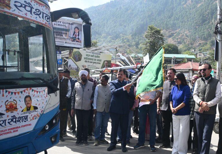 कुल्लू दशहरा उत्सव के लिए 50 विशेष बसों को हरी झंडी
