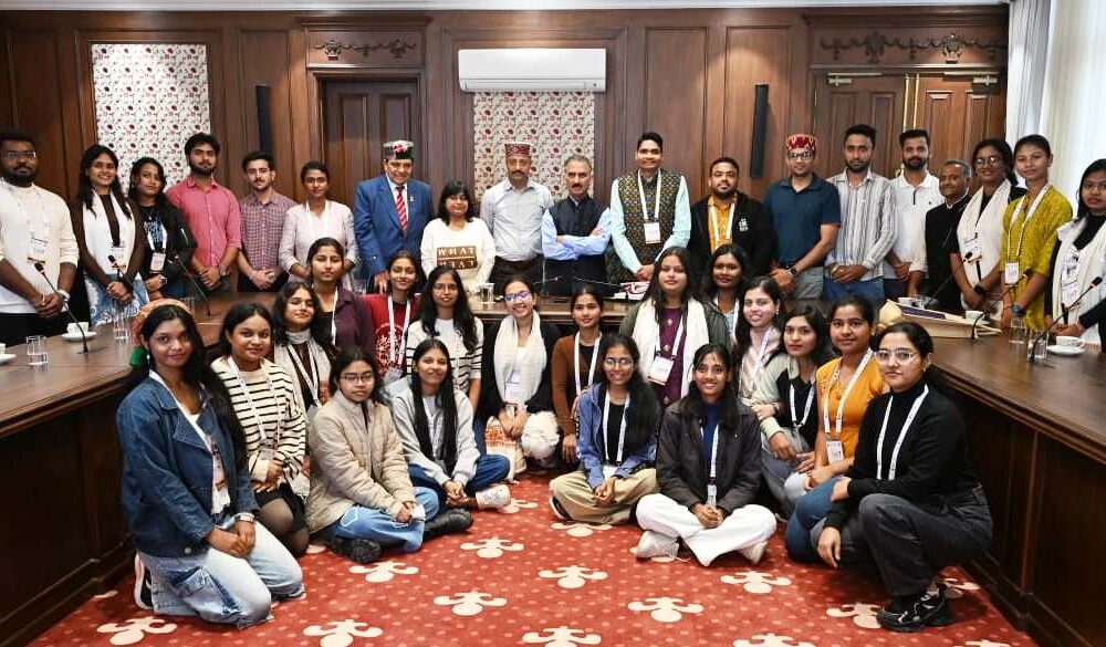 ओडिशा के 47 विद्यार्थियों ने मुख्यमंत्री से की भेंट