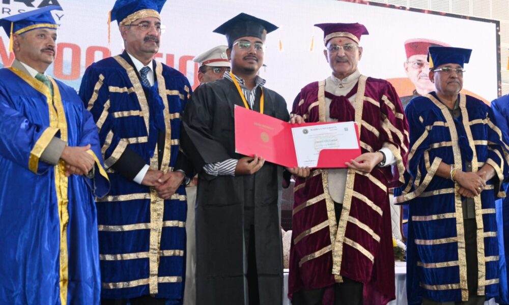 बाहरा विश्वविद्यालय के दीक्षांत समारोह में 577 विद्यार्थियों को प्रदान की गईं डिग्रियां-डिग्रियां नवाचार, उद्यमिता और सामाजिक उत्तरदायित्व का मार्ग प्रशस्त करती हैंः राज्यपाल