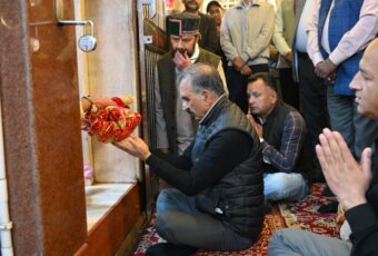 मुख्यमंत्री ठाकुर सुखविन्द्र सिंह सुक्खू ने आज शिमला स्थित माता कालीबाड़ी मंदिर में पूजा-अर्चना की