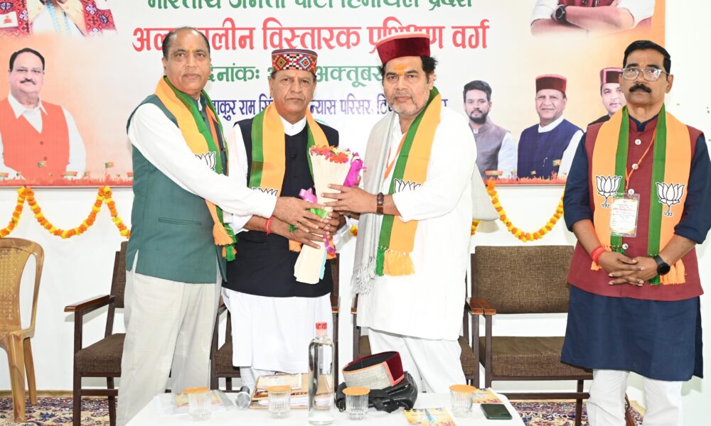 संवैधानिक नीतियों, कानूनों और फैसलों का रिकॉर्ड बना रहे हैं सुक्खू : जयराम ठाकुर