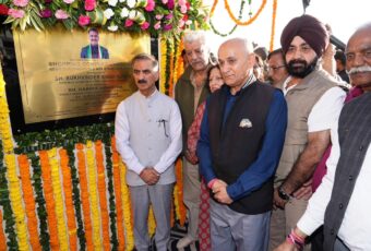 मुख्यमंत्री ने धर्मशाला में इंडोर आइस स्केटिंग रिंक एवं रोलर स्केटिंग रिंक की आधारशिला रखी