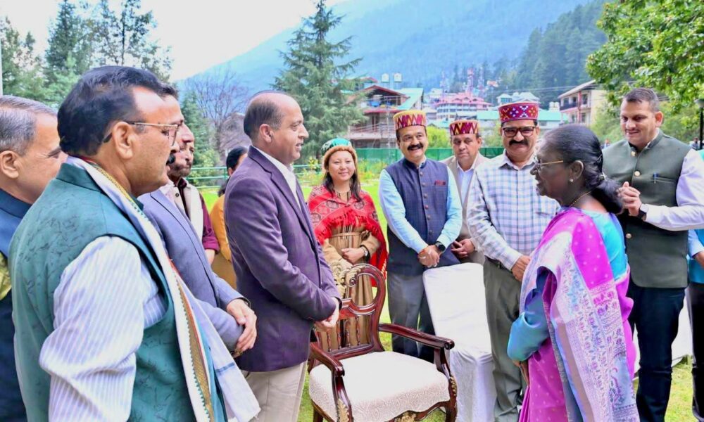 राष्ट्रपति से जयराम ठाकुर के नेतृत्व में भाजपा नेताओं की शिष्टाचार भेंट