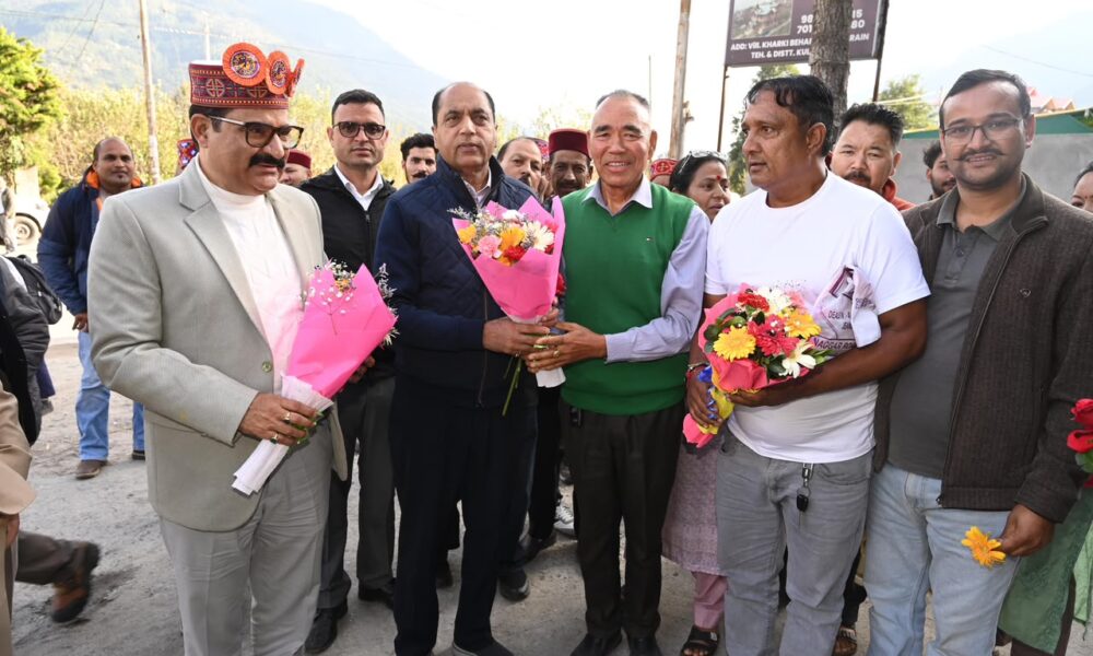 विधायक भुवनेश्वर गौड़ की गृह पंचायत कटराईं में कांग्रेस को झटका, वरिष्ठ नेता सतीश चंद सहित कई कार्यकर्ता भाजपा में शामिल